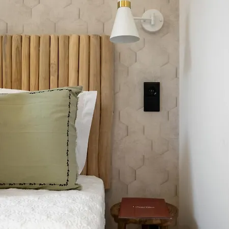 Urban Bliss Boutique 4*