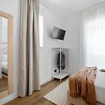Urban Bliss Boutique 4*