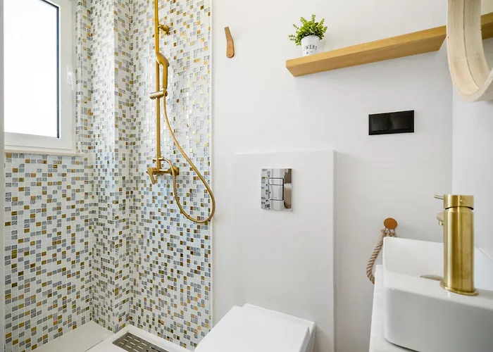 Urban Bliss Boutique 4*